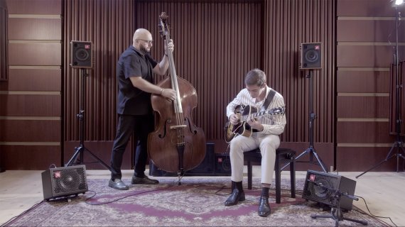 Jazz guitar and double bass